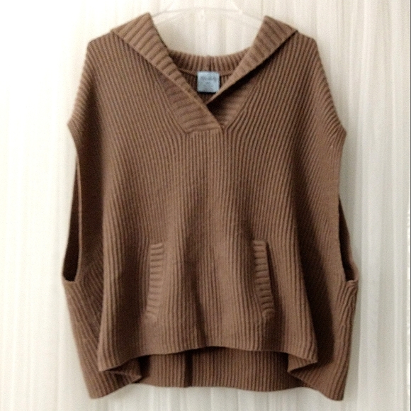 Kate Landry Women's Sleeveless Woven Hoodie - Picture 1 of 5